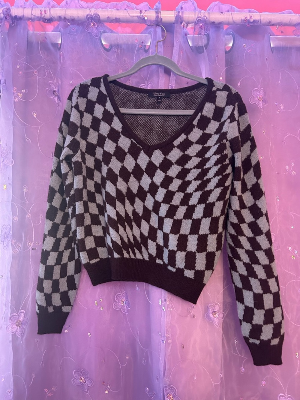 V-Neck Checkerboard Sweater in Brown & Light Blue -‎ Lightweight Knit